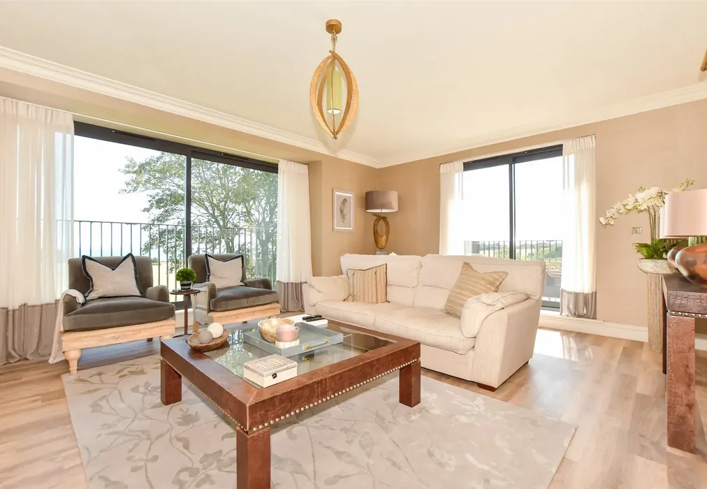 Lounge - Convent Road, Broadstairs, Kent - Wards of Kent