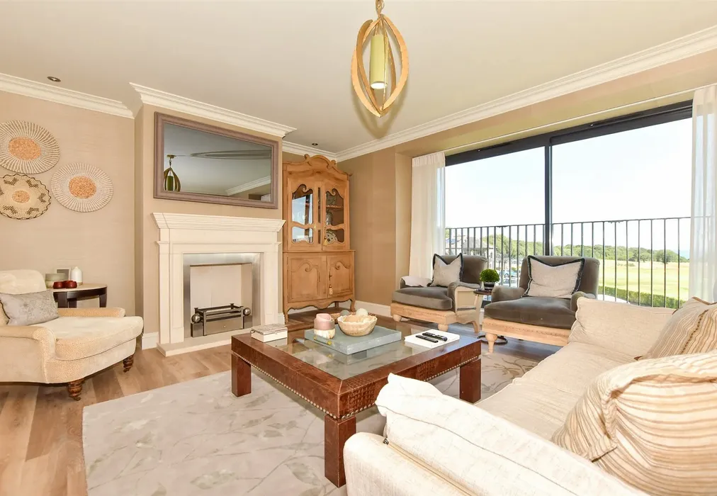 Lounge - Convent Road, Broadstairs, Kent - Wards of Kent