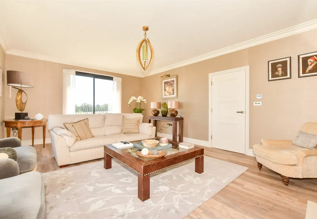 Lounge - Convent Road, Broadstairs, Kent - Wards of Kent