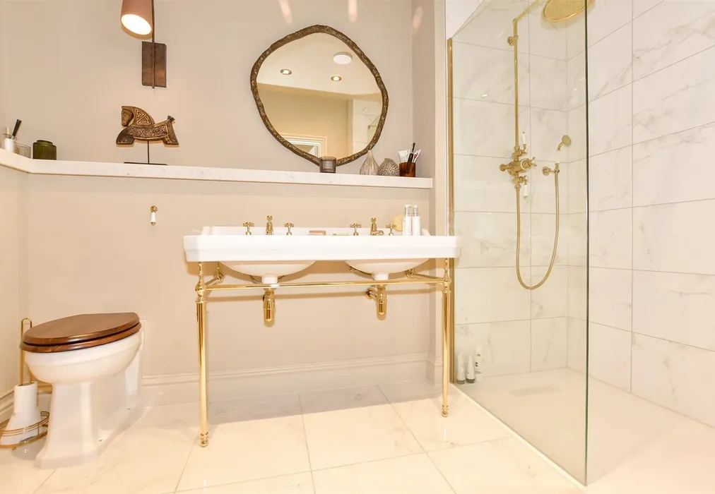 Shower Room - Convent Road, Broadstairs, Kent - Wards of Kent