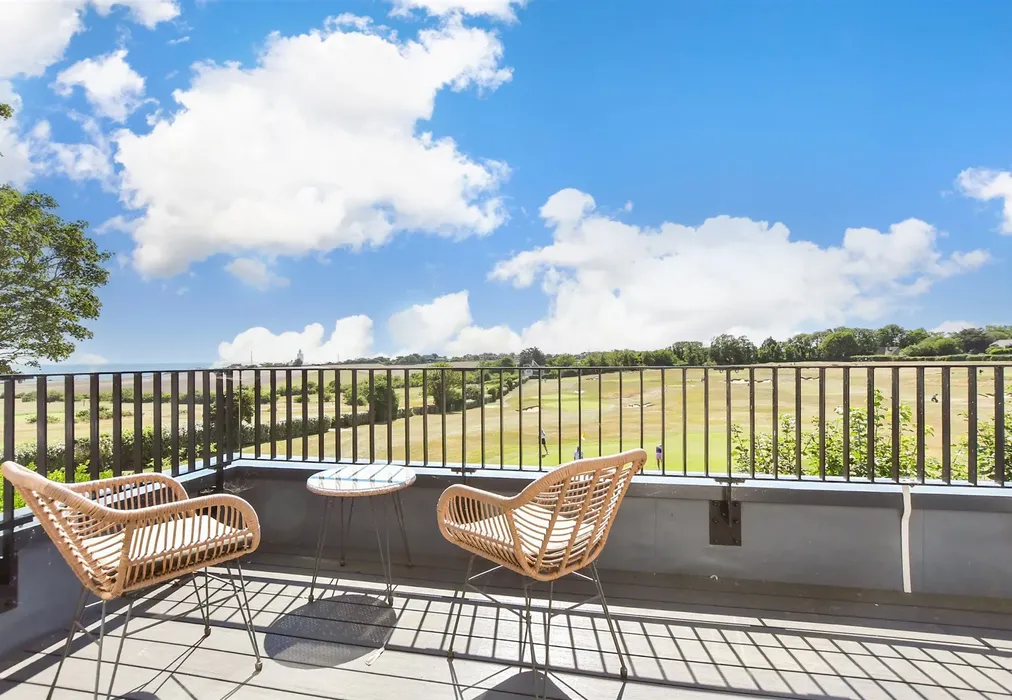 Balcony / Terrace - Convent Road, Broadstairs, Kent - Wards of Kent