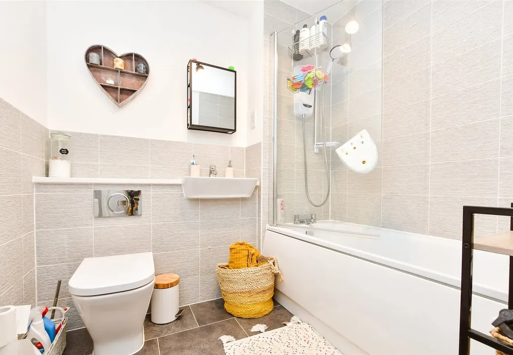 Bathroom - Daffodil Crescent, Crawley, West Sussex - Wards of Kent