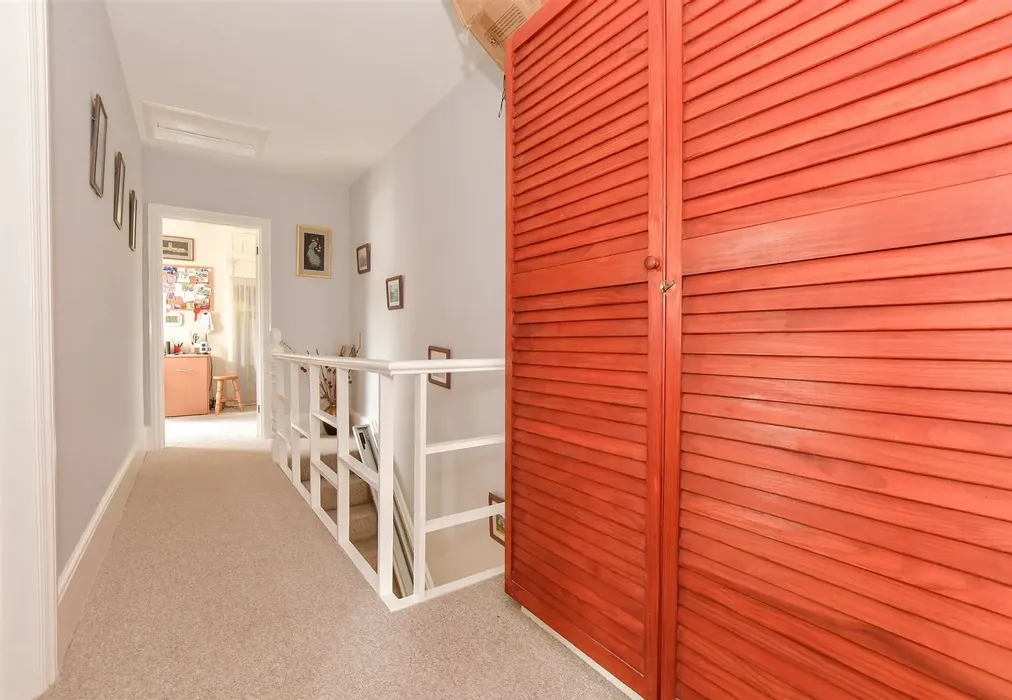 Landing - Woodnesborough Lane, Eastry, Sandwich, Kent - Wards of Kent