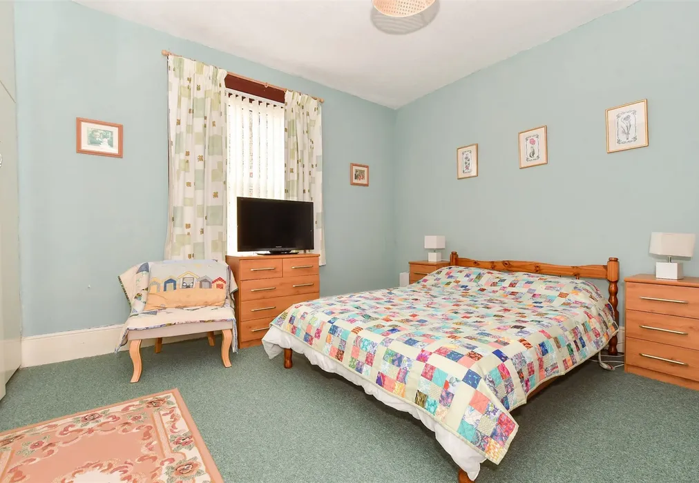 Bedroom 2 - Woodnesborough Lane, Eastry, Sandwich, Kent - Wards of Kent
