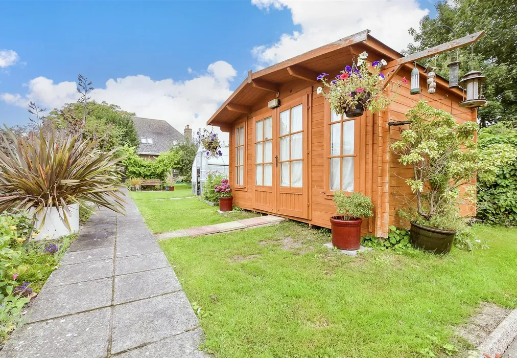 Workshop/Outbuildings - Woodnesborough Lane, Eastry, Sandwich, Kent - Wards of Kent