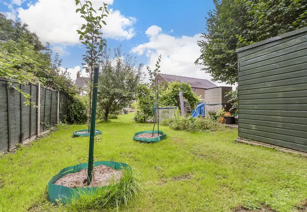 Rear Garden - Woodnesborough Lane, Eastry, Sandwich, Kent - Wards of Kent