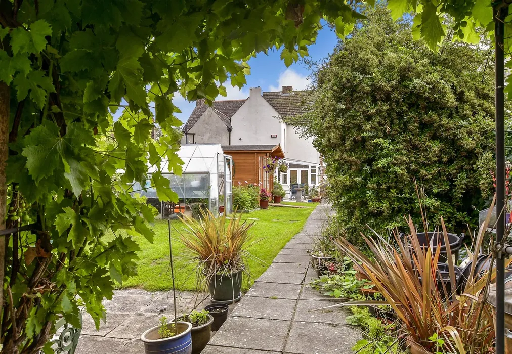 External Lifestyle Photograph - Woodnesborough Lane, Eastry, Sandwich, Kent - Wards of Kent