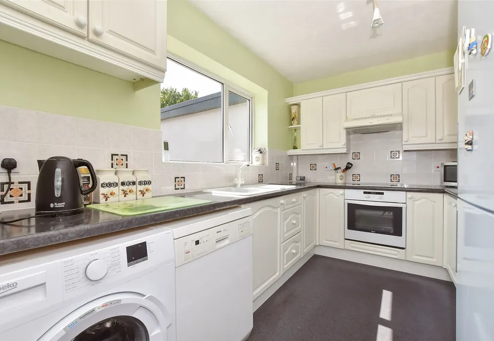 Kitchen/Diner - Forelands Square, Deal, Kent - Wards of Kent