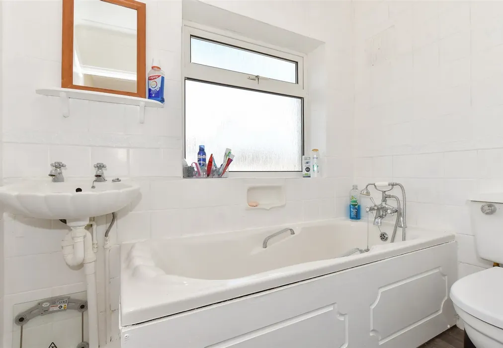 Bathroom - Forelands Square, Deal, Kent - Wards of Kent