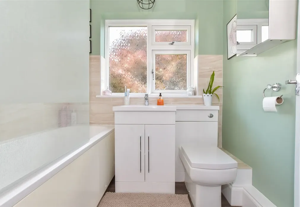 Bathroom - Freemens Way, Deal, Kent - Wards of Kent