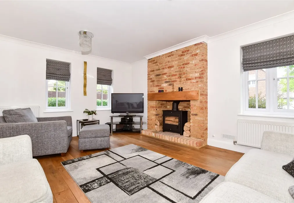 Lounge - Vigor Close, East Malling, Kent - Wards of Kent