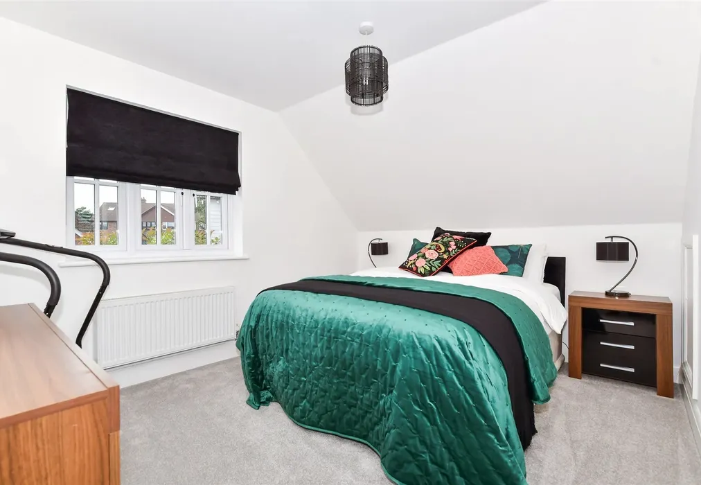 Bedroom 2 - Vigor Close, East Malling, Kent - Wards of Kent