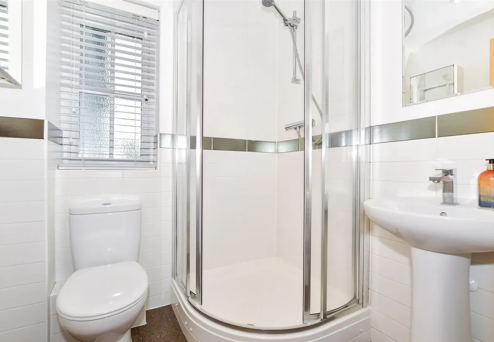 En-Suite Shower Room - Vigor Close, East Malling, Kent - Wards of Kent