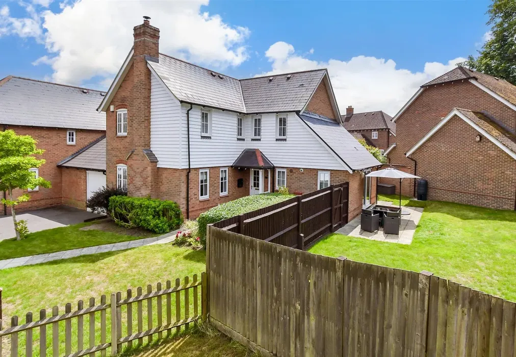 Front Elevation (Web) - Vigor Close, East Malling, Kent - Wards of Kent