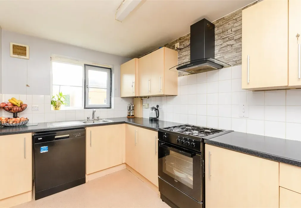 Kitchen - Fenners Marsh, Gravesend, Kent - Wards of Kent