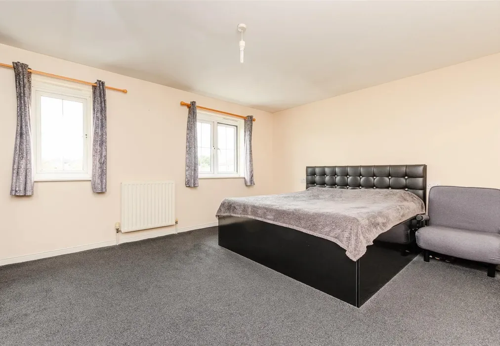 Bedroom 1 - Fenners Marsh, Gravesend, Kent - Wards of Kent
