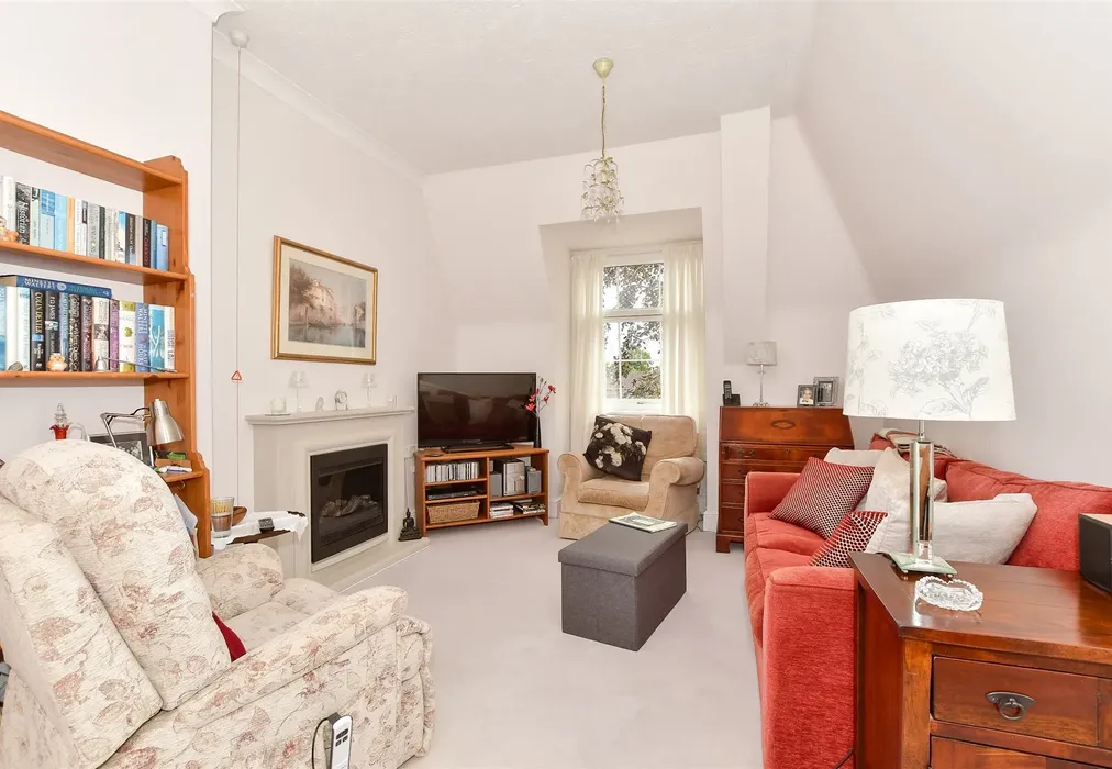 Lounge - Guildford Road, Horsham, West Sussex - Wards of Kent