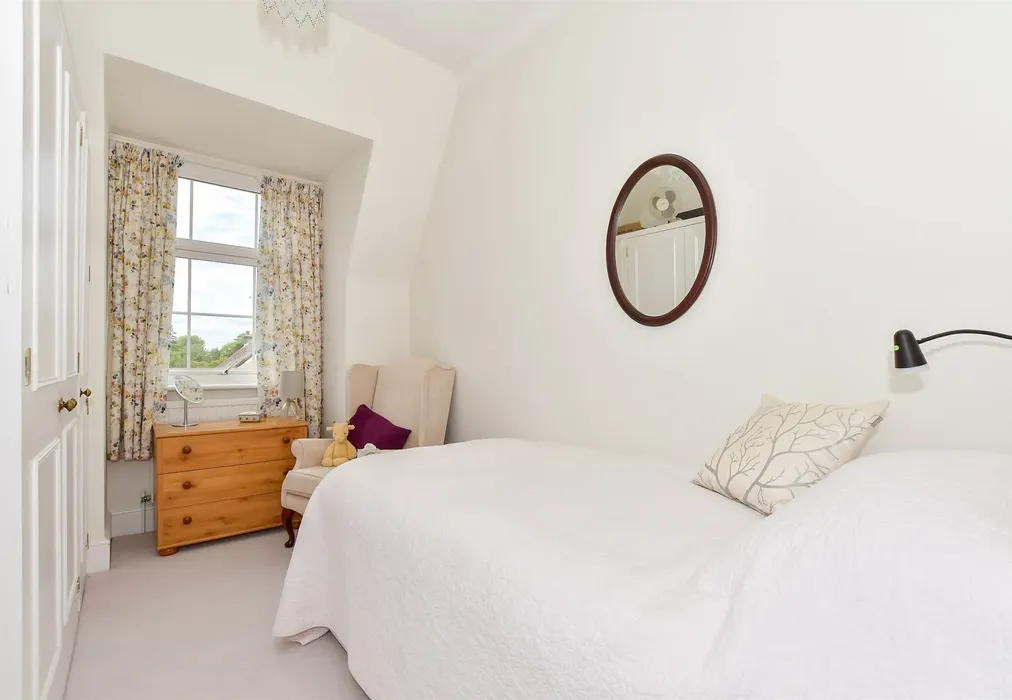 Bedroom 2 - Guildford Road, Horsham, West Sussex - Wards of Kent