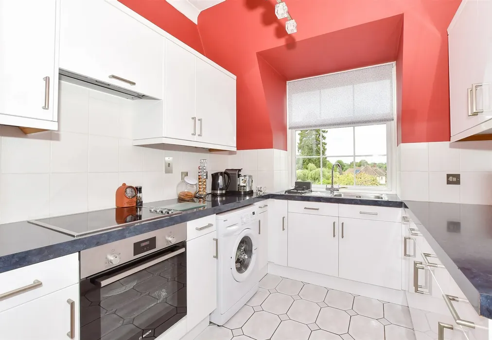 Kitchen - Guildford Road, Horsham, West Sussex - Wards of Kent