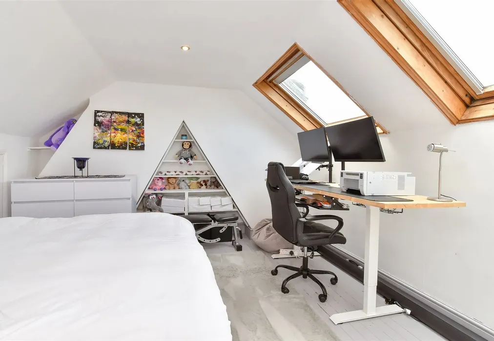 Loft Room - Havelock Road, Brighton, East Sussex - Wards of Kent