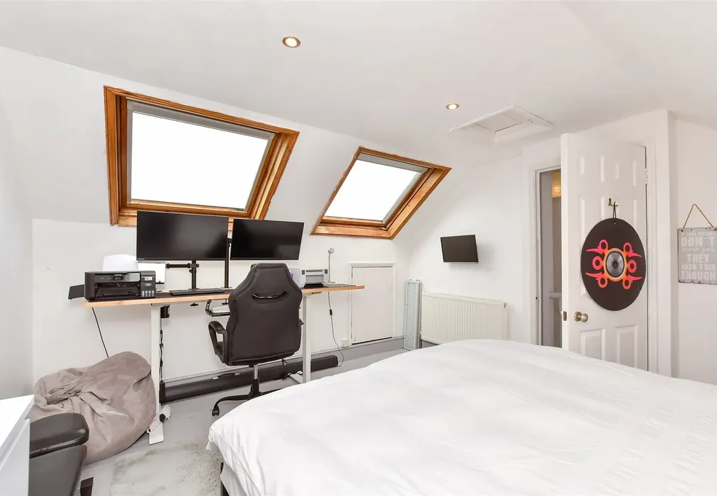 Loft Room - Havelock Road, Brighton, East Sussex - Wards of Kent