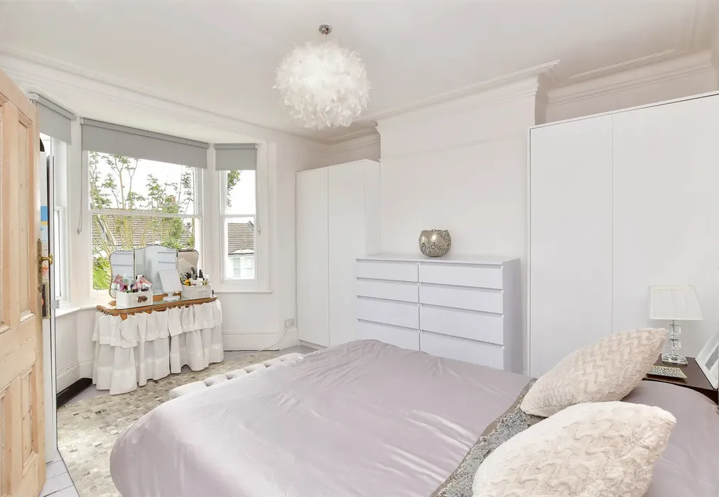Bedroom 1 - Havelock Road, Brighton, East Sussex - Wards of Kent