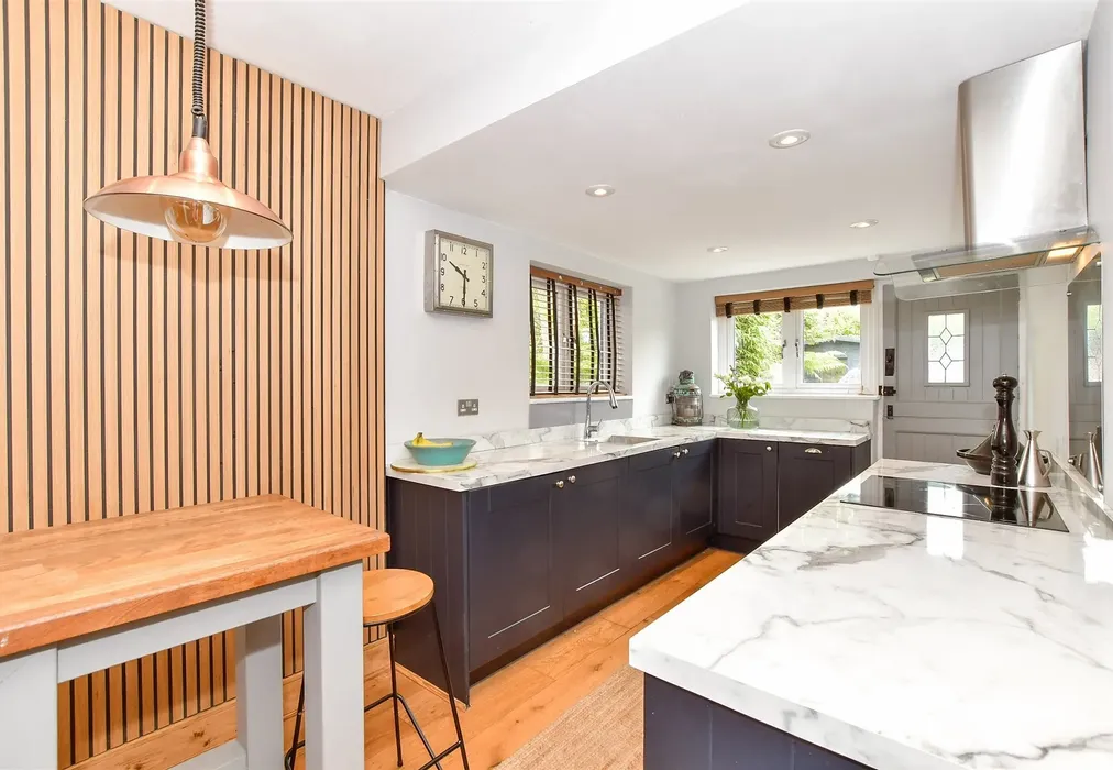 Kitchen - Williams Road, Bosham, Chichester, West Sussex - Wards of Kent