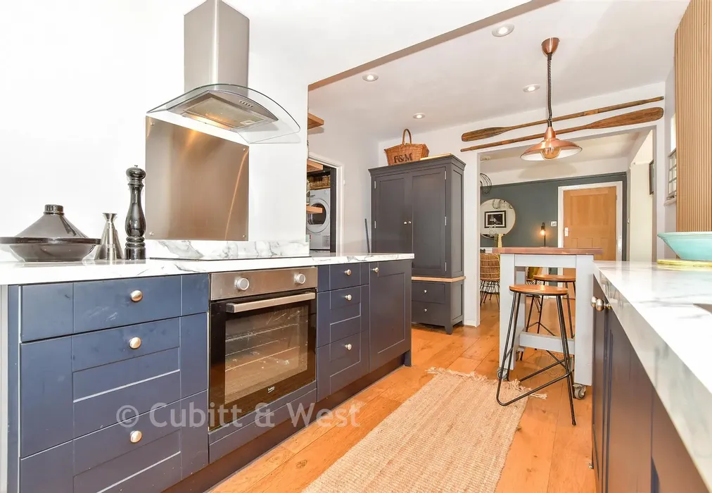 Kitchen - Williams Road, Bosham, Chichester, West Sussex - Wards of Kent