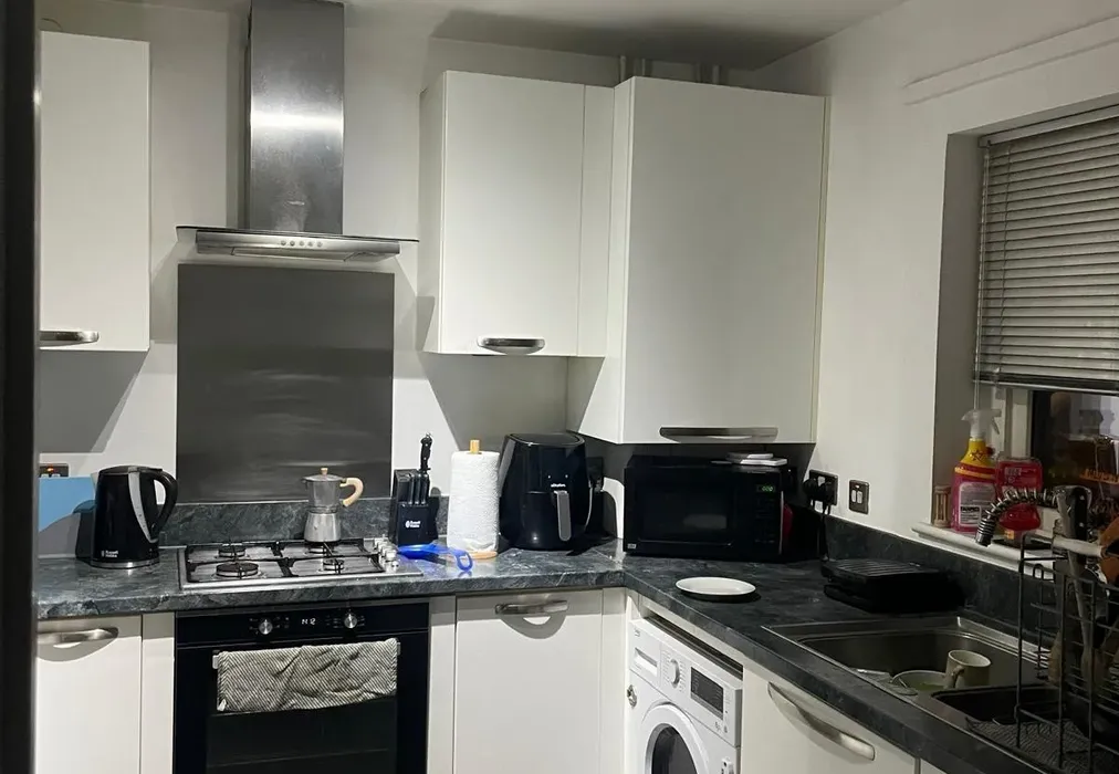 Kitchen - Monarch Close, Maidstone, Kent - Wards of Kent