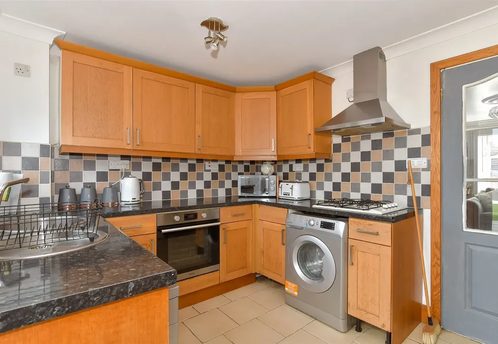 Kitchen - Vincent Road, Sittingbourne, Kent - Wards of Kent