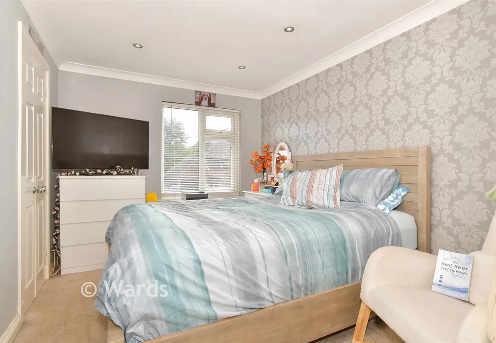 Bedroom 1 - Vincent Road, Sittingbourne, Kent - Wards of Kent