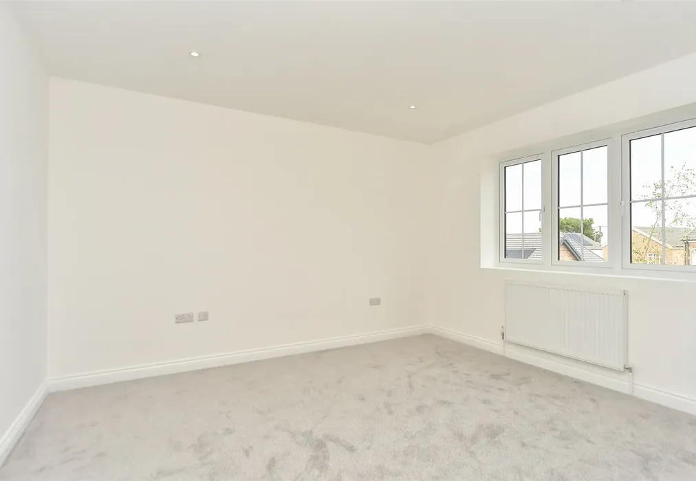 Bedroom 2 - Willow Close, Chequers Road, Minster On Sea, Sheerness, Kent - Wards of Kent