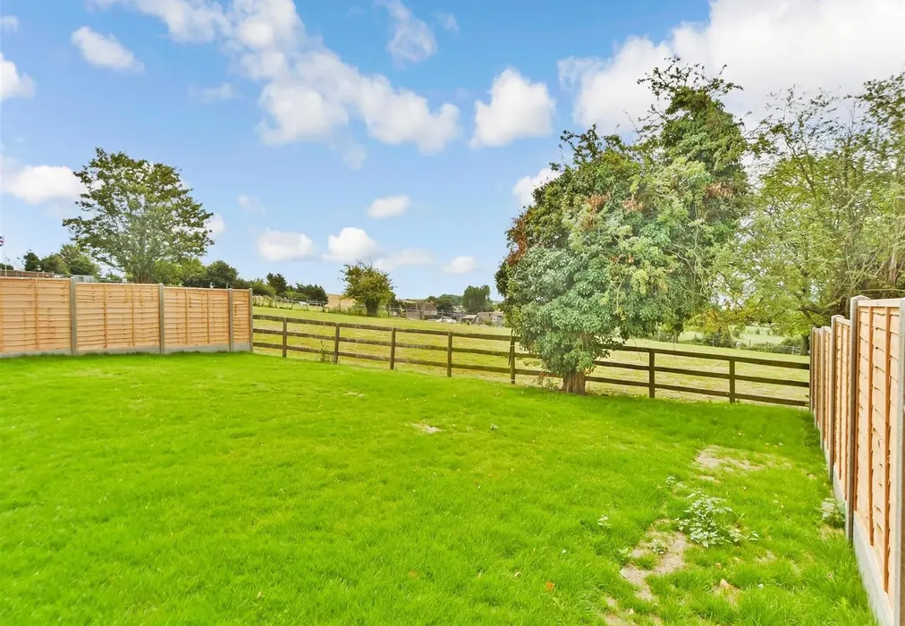 Rear Garden - Willow Close, Chequers Road, Minster On Sea, Sheerness, Kent - Wards of Kent