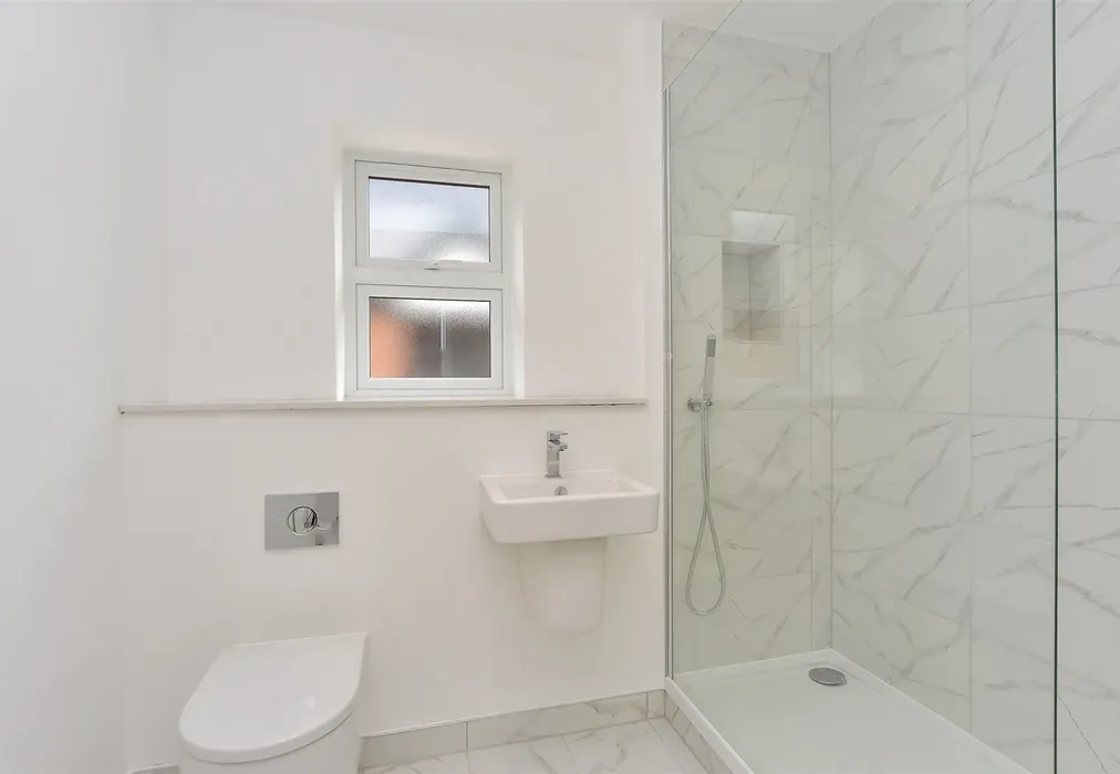 En-Suite Shower Room - Willow Close, Chequers Road, Minster On Sea, Sheerness, Kent - Wards of Kent