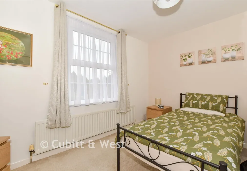 Bedroom 3 - Argos Hill, Mark Cross, Crowborough, East Sussex - Wards of Kent