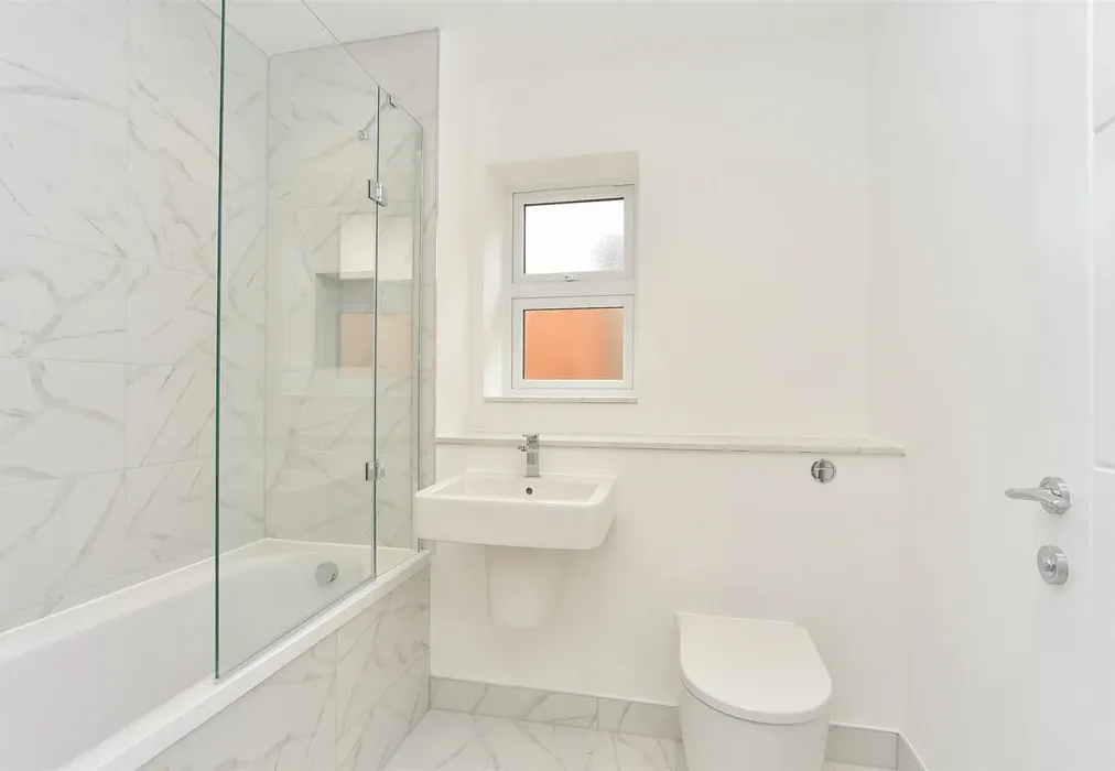 Bathroom - Willow Close, Chequers Road, Minster On Sea, Sheerness, Kent - Wards of Kent