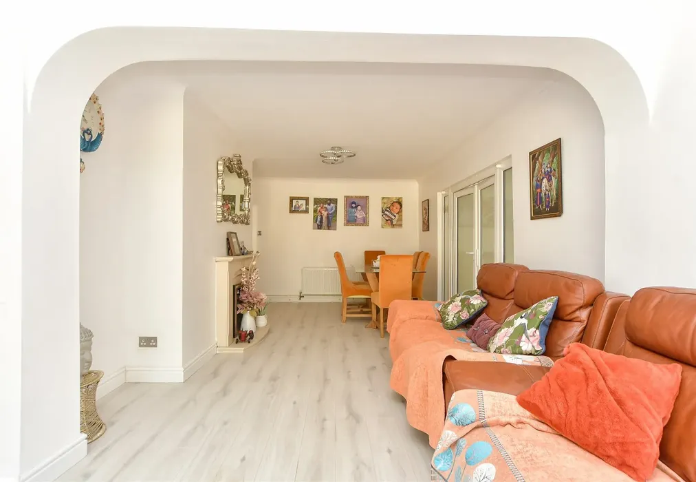 Lounge/Diner - Windsor Drive, Sittingbourne, Kent - Wards of Kent