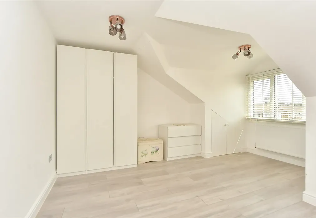 Internal Feature - Windsor Drive, Sittingbourne, Kent - Wards of Kent