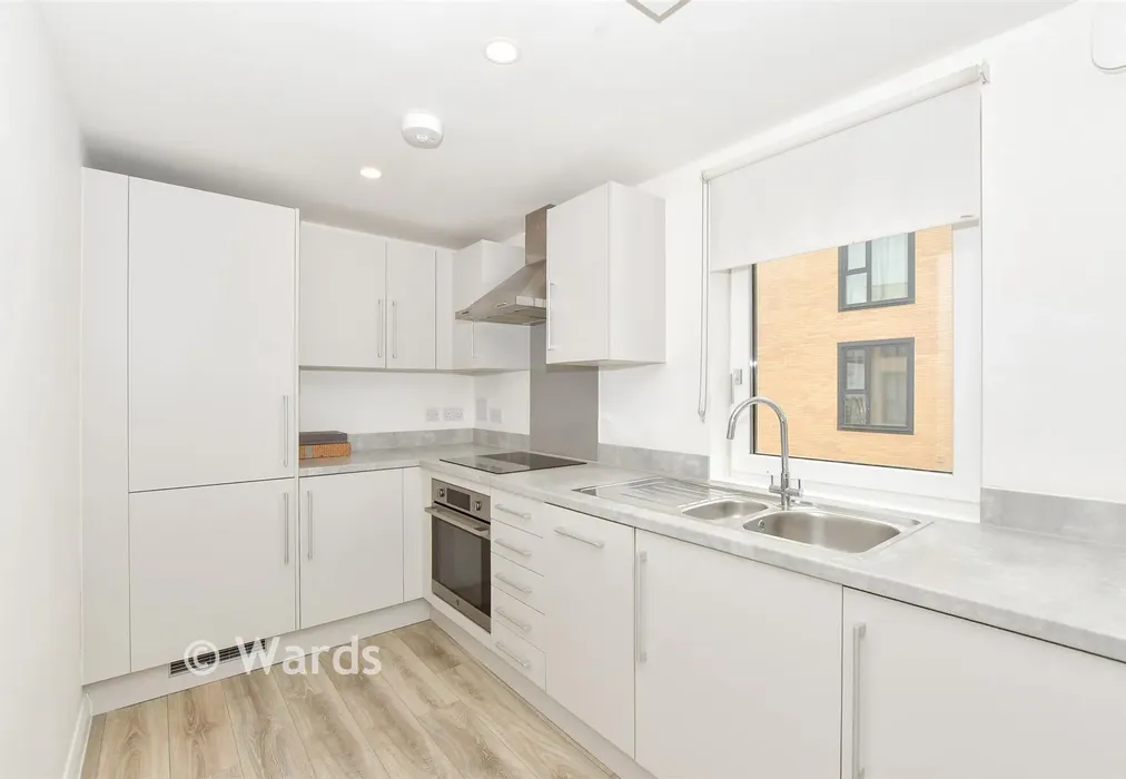 kitchen - Isabelle Way, Ashford, Kent - Wards of Kent