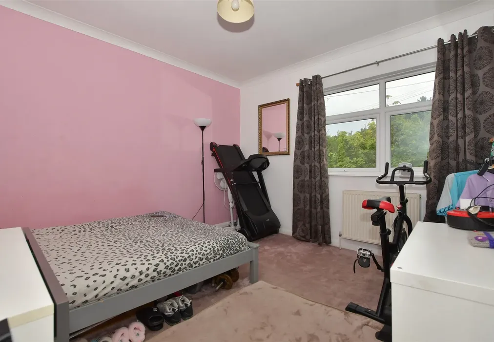 Bedroom 1 - Kent Road, Halling, Rochester, Kent - Wards of Kent
