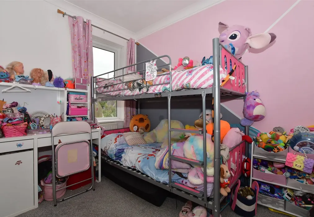 Bedroom 2 - Kent Road, Halling, Rochester, Kent - Wards of Kent