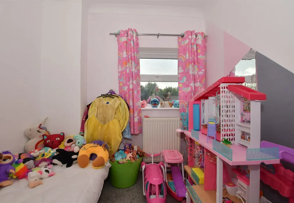 Bedroom 3 - Kent Road, Halling, Rochester, Kent - Wards of Kent