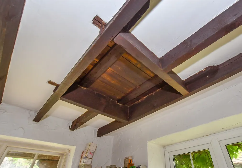 Internal Feature - Norton Road, Chart Sutton, Maidstone, Kent - Wards of Kent