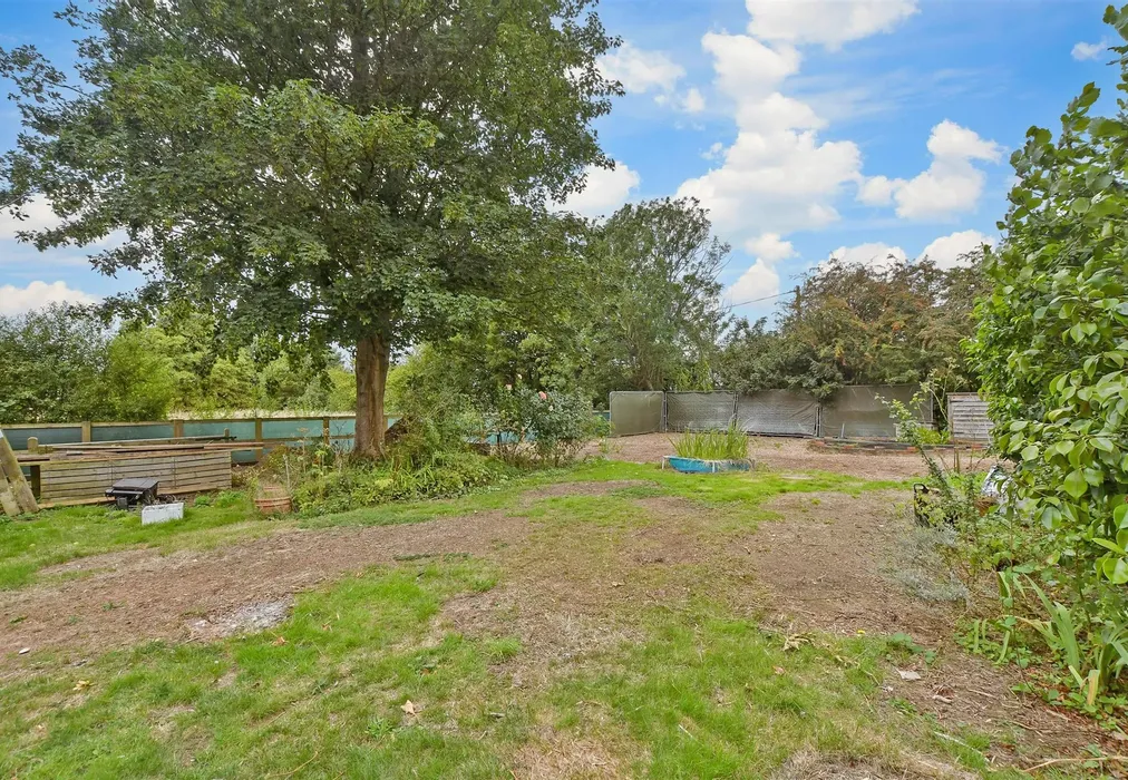 Rear Garden - Norton Road, Chart Sutton, Maidstone, Kent - Wards of Kent