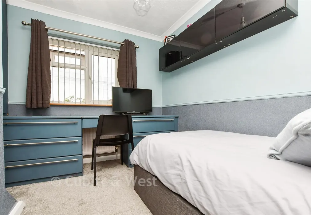 Bedroom 3 - Cloverlands, Northgate, Crawley, West Sussex - Wards of Kent
