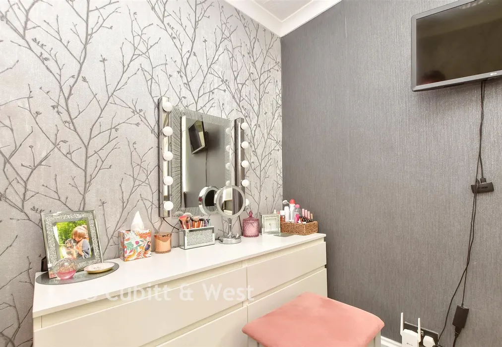 Lifestyle - Cloverlands, Northgate, Crawley, West Sussex - Wards of Kent