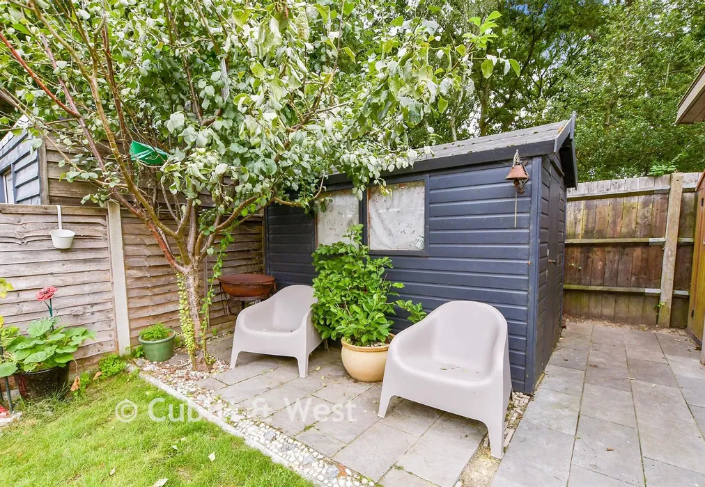 Rear Garden - Cloverlands, Northgate, Crawley, West Sussex - Wards of Kent