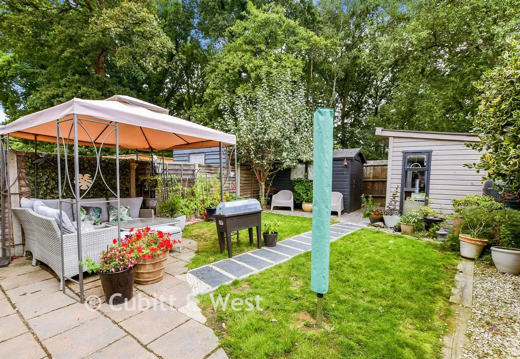 Rear Garden - Cloverlands, Northgate, Crawley, West Sussex - Wards of Kent