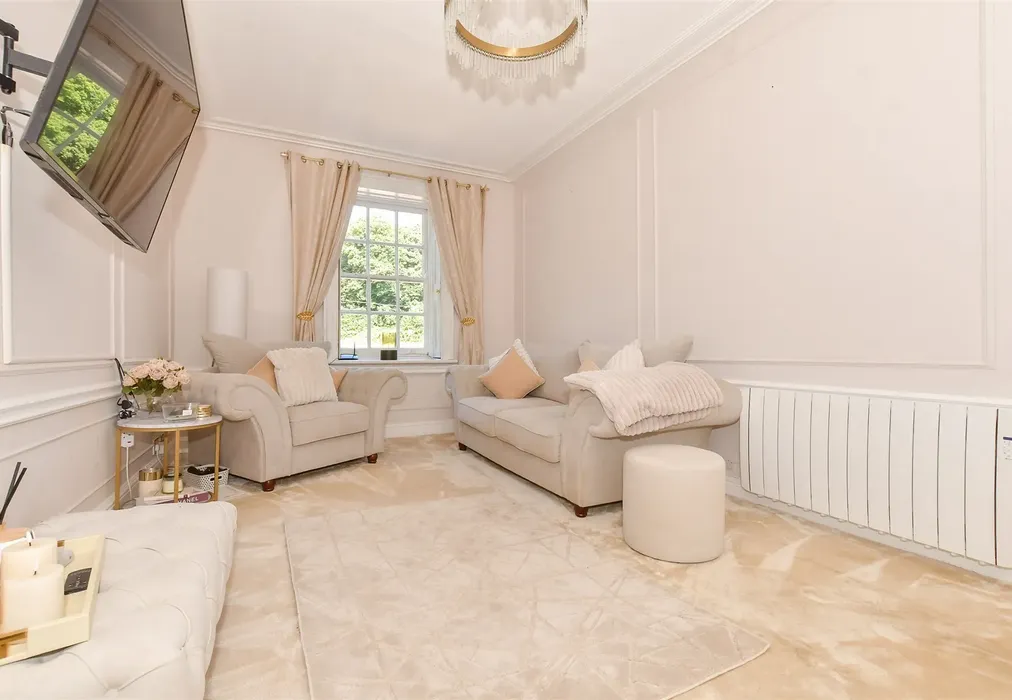 Lounge/ Diner - School Road, Tilmanstone, Deal, Kent - Wards of Kent