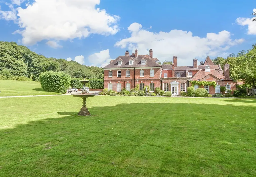 Communal Gardens - School Road, Tilmanstone, Deal, Kent - Wards of Kent